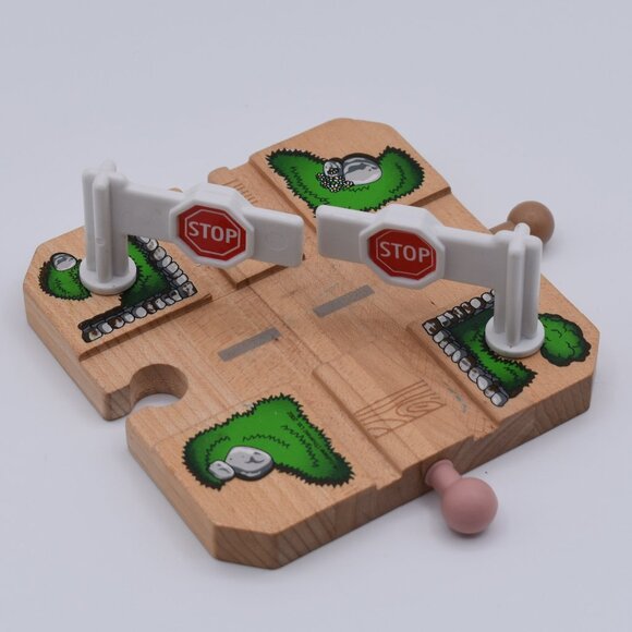 Rail Road Stop Go Crossing Intersection Track Thomas Wooden Railway Trains 2002 - Picture 1 of 7